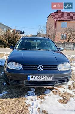 Универсал Volkswagen Golf 2003 в Ровно