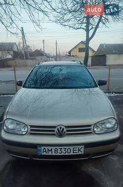 Універсал Volkswagen Golf 2001 в Житомирі