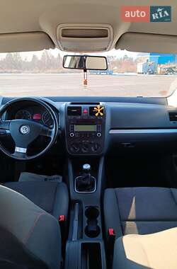 Хетчбек Volkswagen Golf 2006 в Здолбуніві