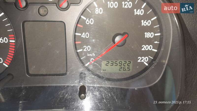 Хэтчбек Volkswagen Golf 2002 в Староконстантинове