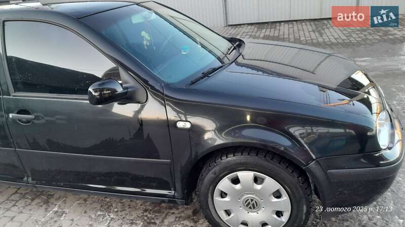 Хэтчбек Volkswagen Golf 2002 в Староконстантинове