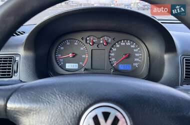 Хэтчбек Volkswagen Golf 1999 в 