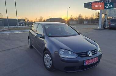 Хэтчбек Volkswagen Golf 2004 в Славуте