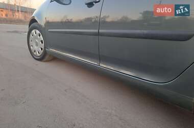 Хэтчбек Volkswagen Golf 2004 в Славуте