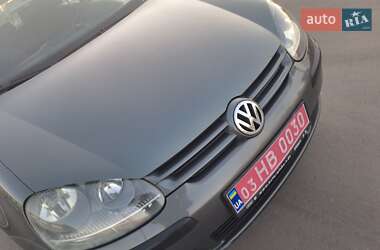 Хэтчбек Volkswagen Golf 2004 в Славуте