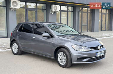 Хэтчбек Volkswagen Golf 2018 в 
