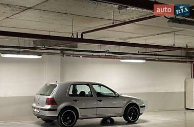 Хэтчбек Volkswagen Golf 2002 в Львове