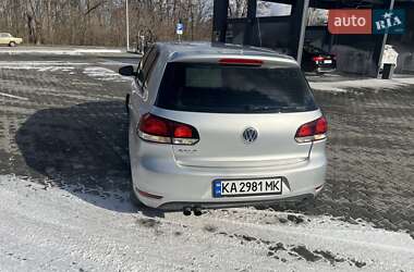 Хэтчбек Volkswagen Golf 2012 в 