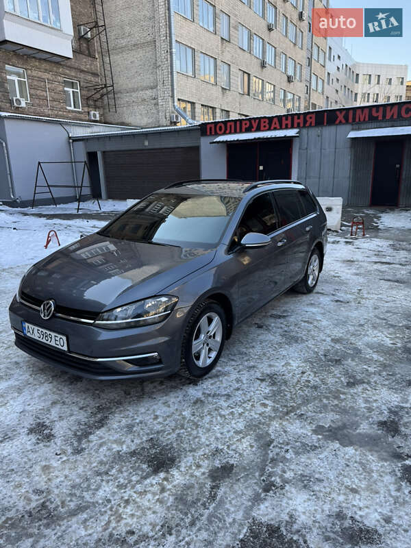 Універсал Volkswagen Golf 2018 в Києві