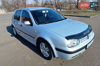 Хэтчбек Volkswagen Golf 1999 в 
