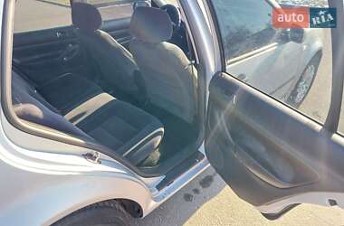 Хэтчбек Volkswagen Golf 1999 в 