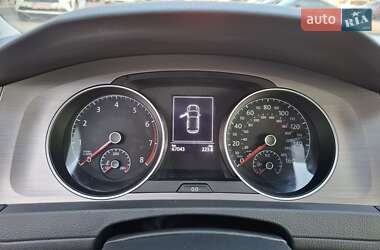 Хэтчбек Volkswagen Golf 2017 в 