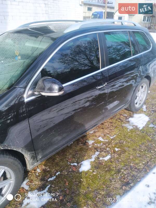 Універсал Volkswagen Golf 2010 в Дубровиці