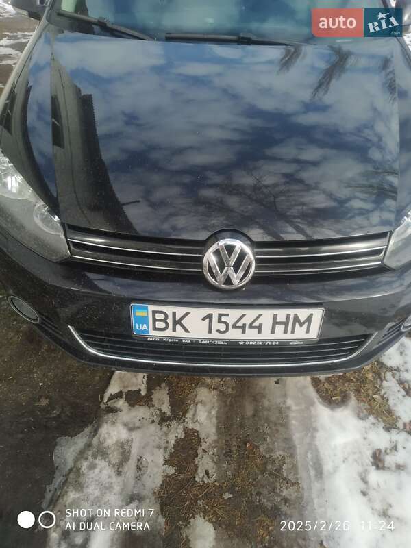 Універсал Volkswagen Golf 2010 в Дубровиці