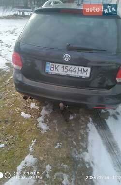Универсал Volkswagen Golf 2010 в 