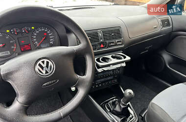 Хетчбек Volkswagen Golf 2003 в Красилові