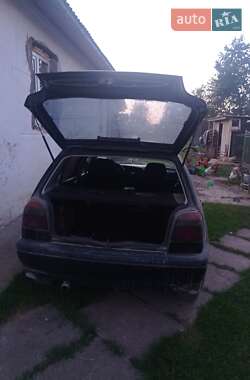 Хэтчбек Volkswagen Golf 1994 в  фото 4 Хэтчбек Volkswagen Golf 1994 в