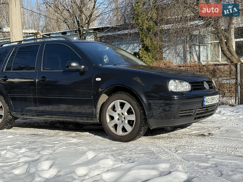 Універсал Volkswagen Golf 2003 в Києві