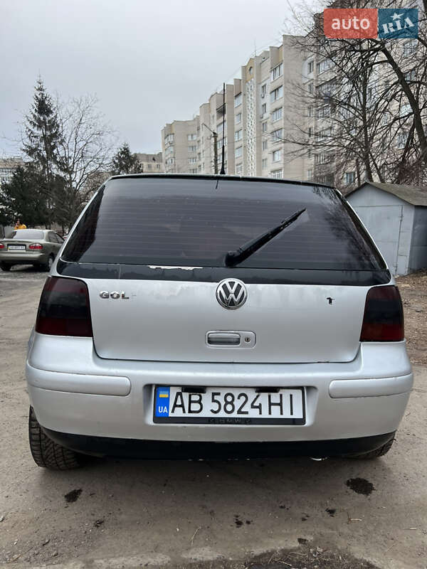 Хэтчбек Volkswagen Golf 2001 в Виннице