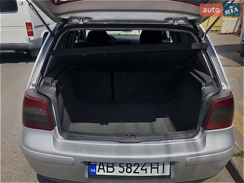 Хэтчбек Volkswagen Golf 2001 в Виннице