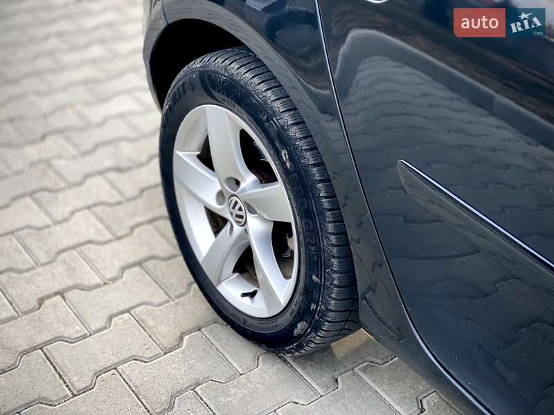 Хетчбек Volkswagen Golf 2004 в Мукачевому