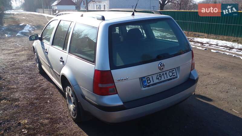 Универсал Volkswagen Golf 2003 в Оржице