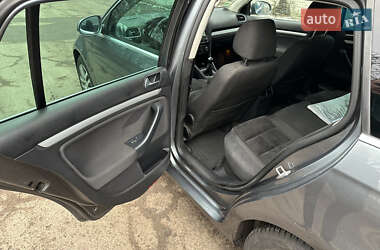 Універсал Volkswagen Golf 2012 в 