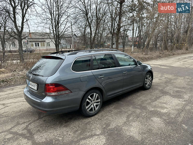 Универсал Volkswagen Golf 2012 в Житомире