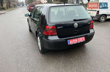 Хэтчбек Volkswagen Golf 2001 в 