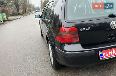 Хэтчбек Volkswagen Golf 2001 в 