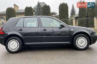 Хэтчбек Volkswagen Golf 2001 в 