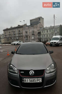 Хэтчбек Volkswagen Golf 2006 в Киеве