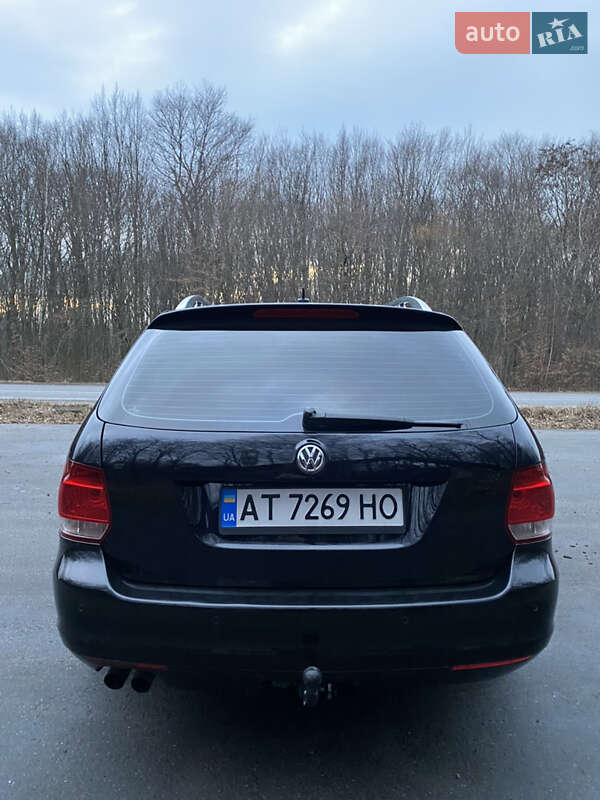 Універсал Volkswagen Golf 2011 в Галичі