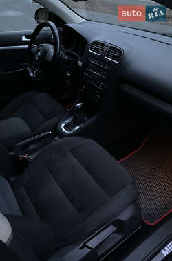 Универсал Volkswagen Golf 2011 в 