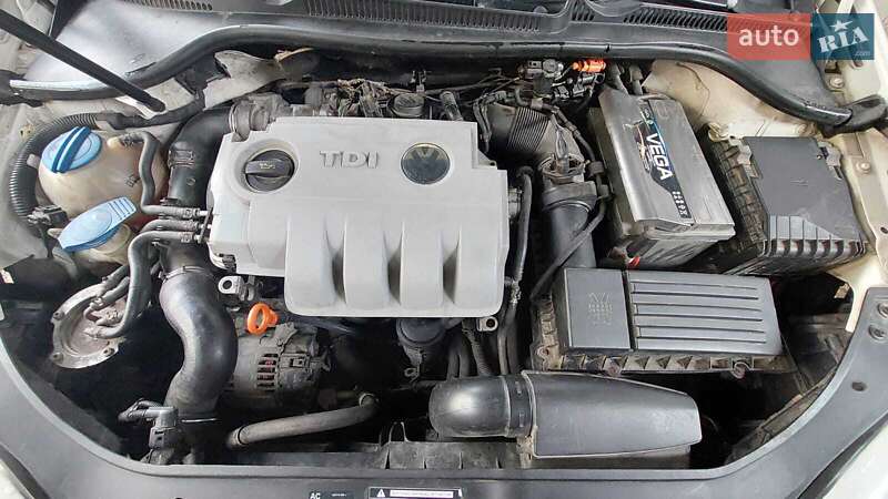Хетчбек Volkswagen Golf 2007 в Могилів-Подільському