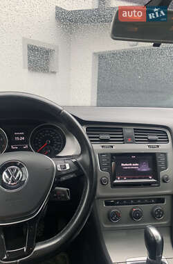 Хетчбек Volkswagen Golf 2014 в 