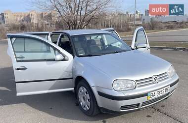 Хетчбек Volkswagen Golf 2003 в Кривому Розі