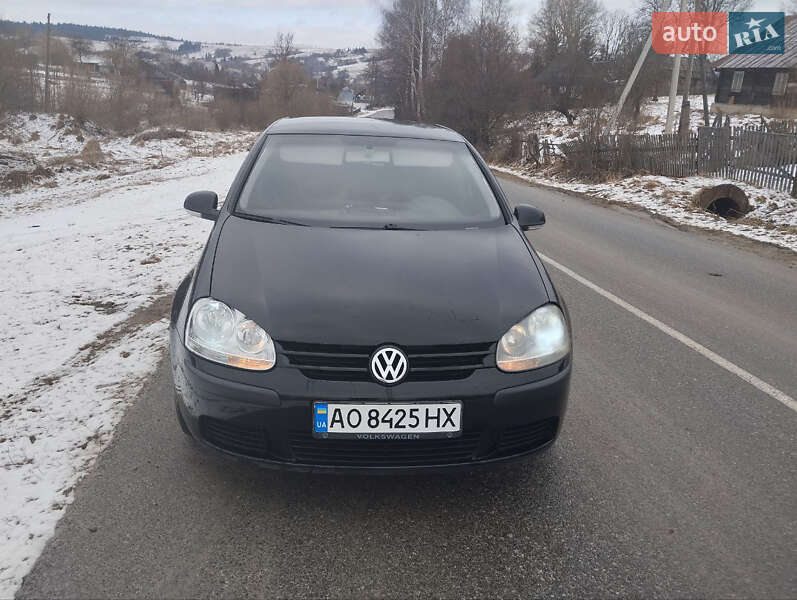 Хетчбек Volkswagen Golf 2004 в Турці