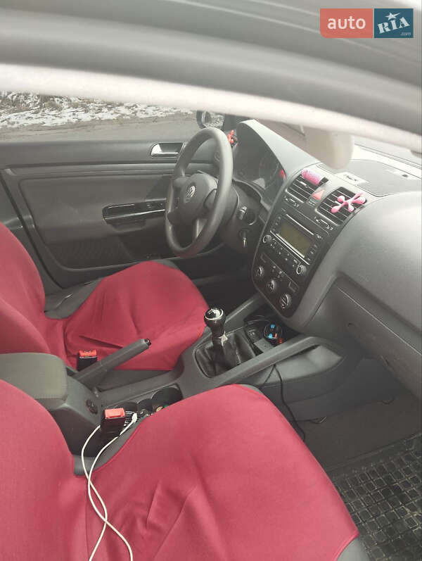 Хетчбек Volkswagen Golf 2004 в Турці