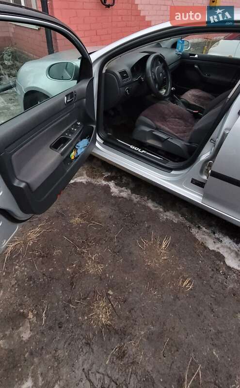 Хетчбек Volkswagen Golf 2004 в Полтаві