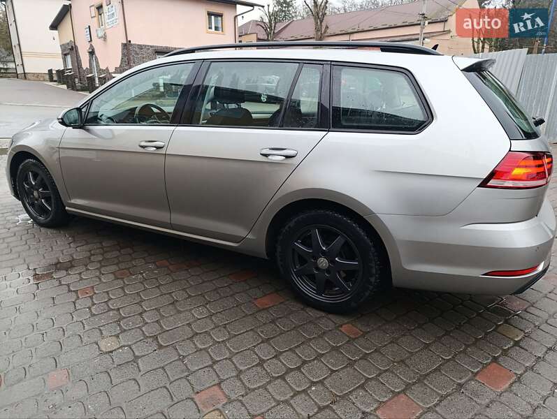 Універсал Volkswagen Golf 2018 в Пустомитах