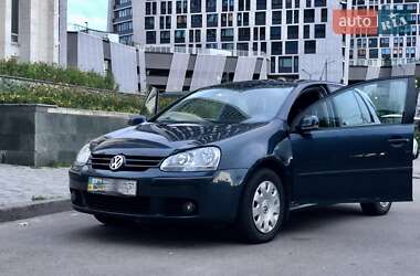 Хетчбек Volkswagen Golf 2006 в Києві