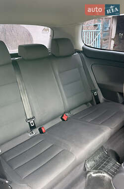 Хэтчбек Volkswagen Golf 2004 в 