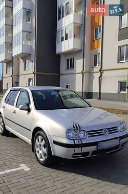 Хетчбек Volkswagen Golf 1999 в 