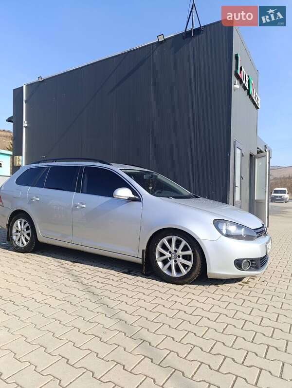 Універсал Volkswagen Golf 2011 в Воловцю