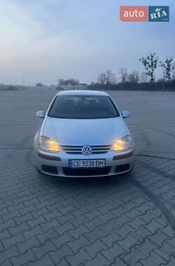Хэтчбек Volkswagen Golf 2003 в 