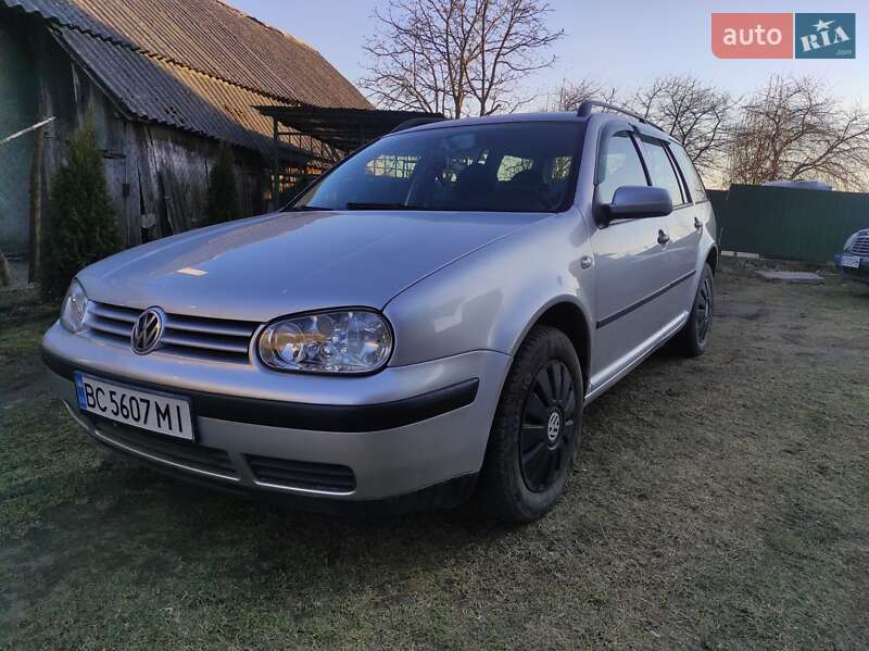 Универсал Volkswagen Golf 2002 в Львове