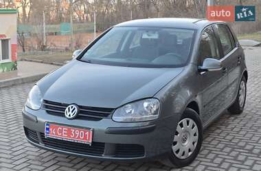 Хэтчбек Volkswagen Golf 2004 в Полтаве