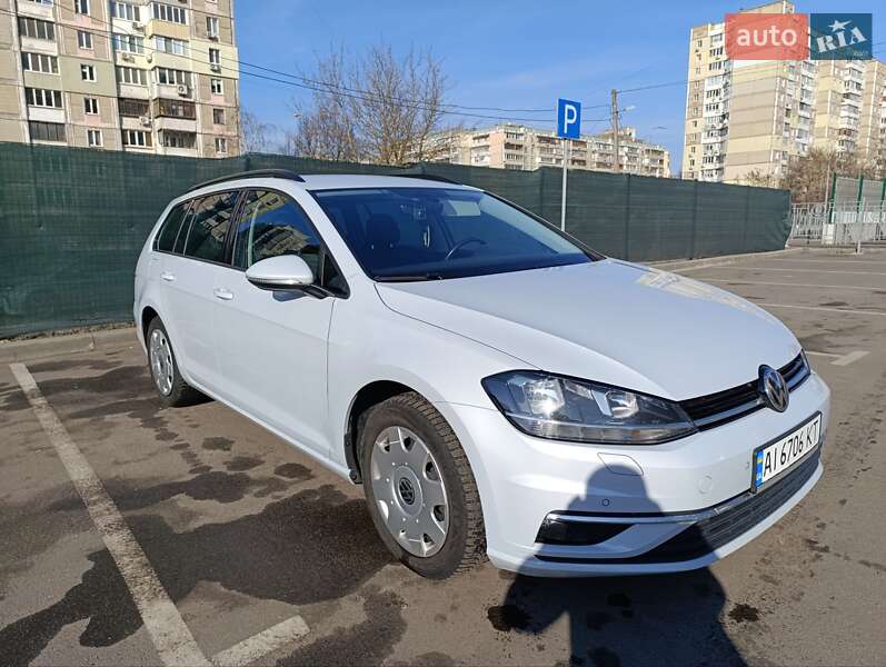 Универсал Volkswagen Golf 2017 в 