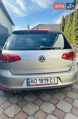 Хэтчбек Volkswagen Golf 2015 в 